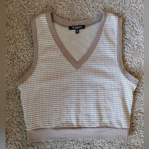 Mixed Threads Cropped Vest Top - Picture 1 of 11